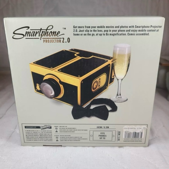 🎥NEW SMARTPHONE PROJECTOR 2.0 MOBILE PHONE HOME THEATER CINEMA - Picture 2 of 4